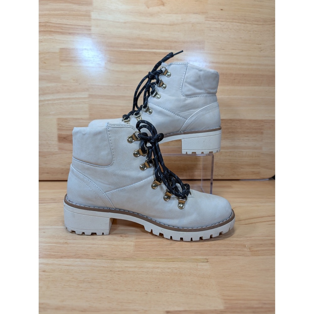 St Johns Bay Lakeline Cream Lug Sole Hiker Ankle Boots Womens 7.5 No Laces